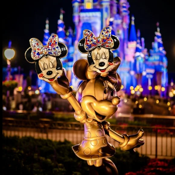 NWOT WOMEN'S DISNEY X BAUBLEBAR MINNIE MOUSE KISS MULTICOLOR STUD EARRINGS - Picture 1 of 11